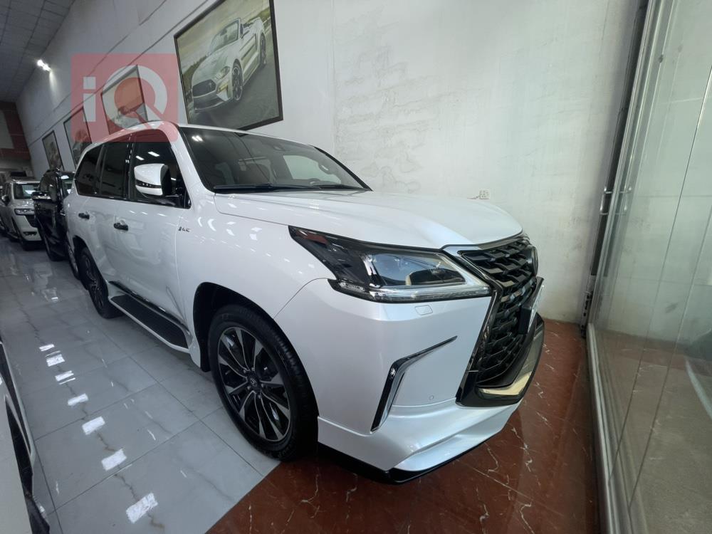 Lexus LX